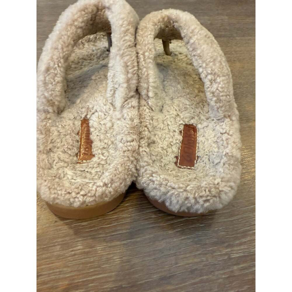 OluKai Kīpe'a Heu Fuzzy Slipper Sandals Shoes Tan Cream Women  size 8 - Picture 4 of 8